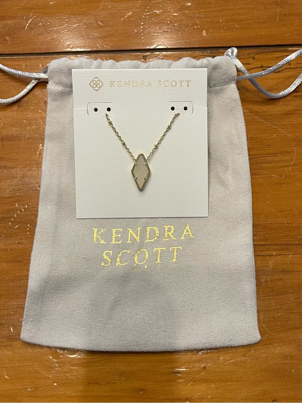 Kendra Scott Kinsley Short Pendant Necklace. Iridescent drusy